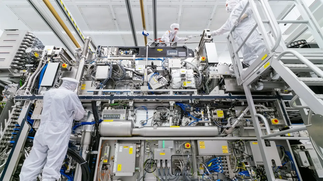Fabricante da máquina mais complexa do mundo tem encomendas até 2030 e balanço recorde
