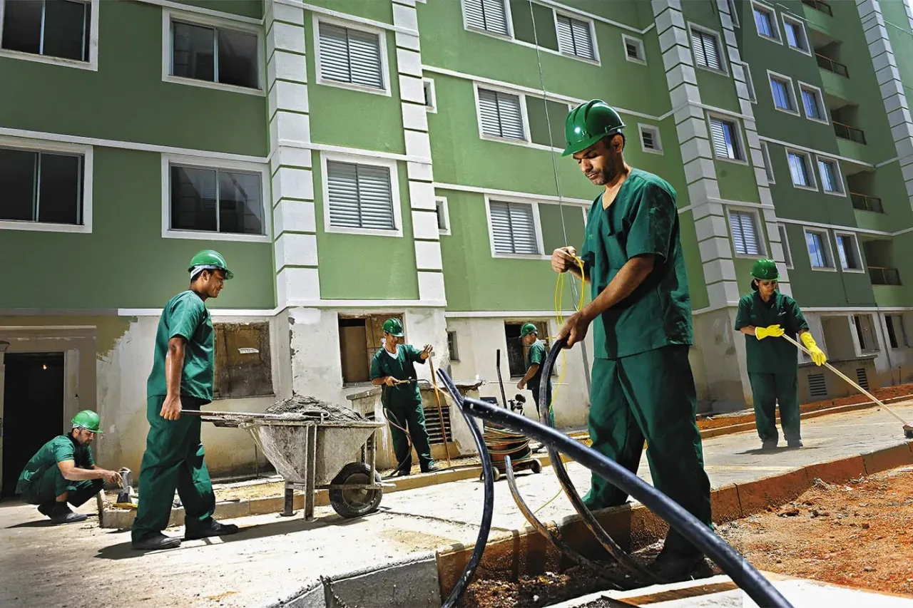 Construtoras faturam R$ 10 trilhões no mundo, e só uma brasileira está no top 100