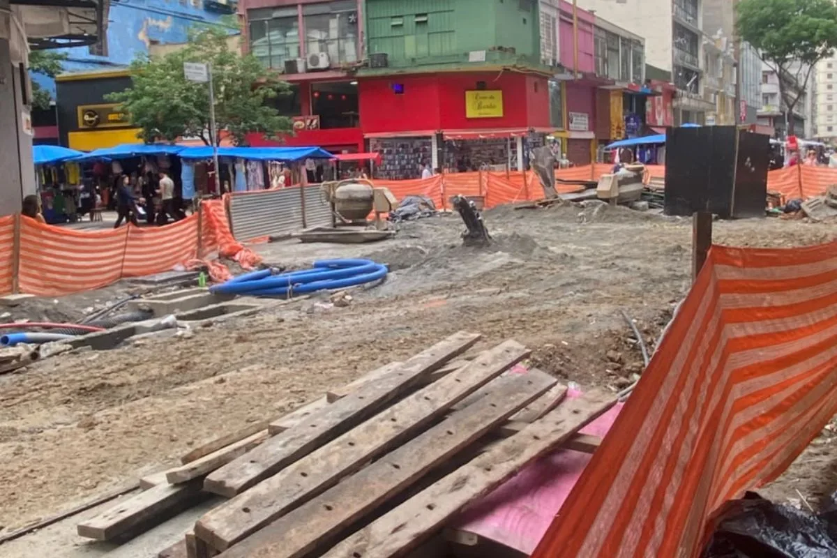 Obras no calçadão de SP derrubam faturamento de comerciantes em até 70%