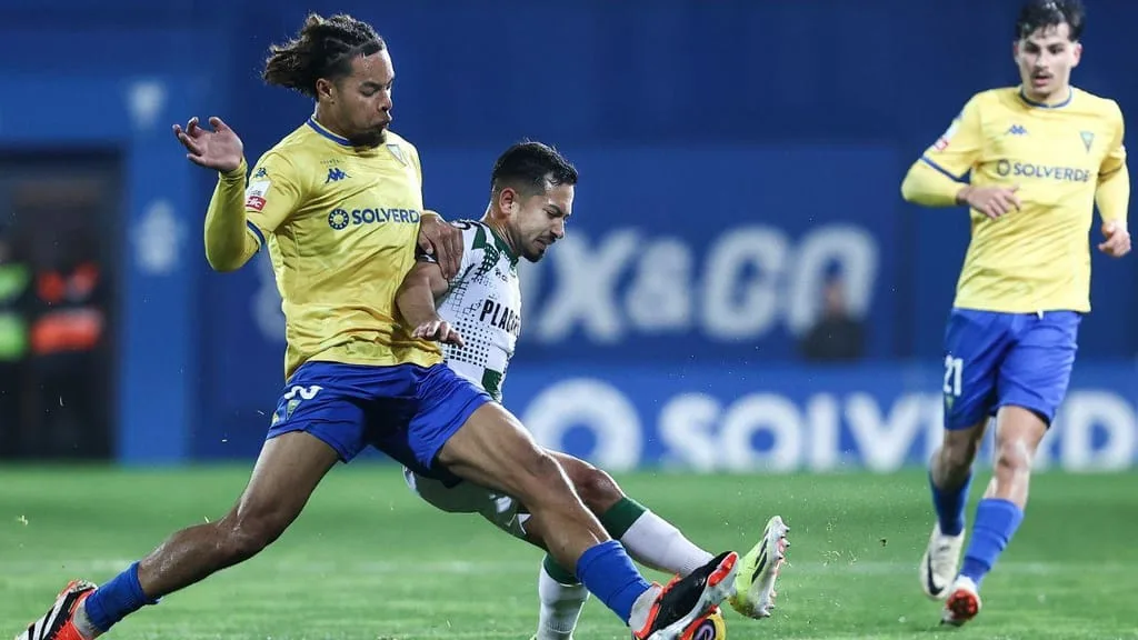 Moreirense vence o Estoril por 3 a 1 pelo Campeonato Português