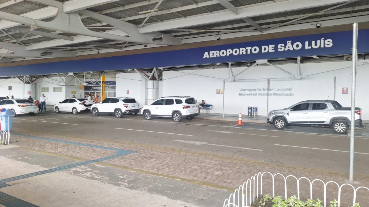 Com alta no fluxo do feriado, Aeroporto de São Luís alerta passageiros sobre regras para carregadores portáteis