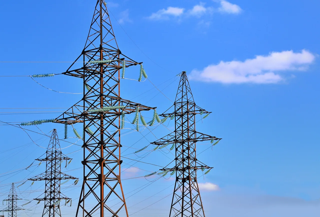 Quase 5 mil imóveis seguem sem energia três dias após temporal em MG