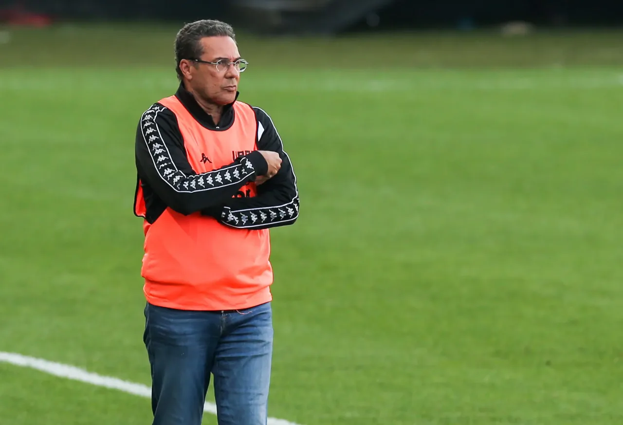 Edmundo, Luxemburgo e Marcelinho Carioca: os figurões do futebol não conseguem se eleger