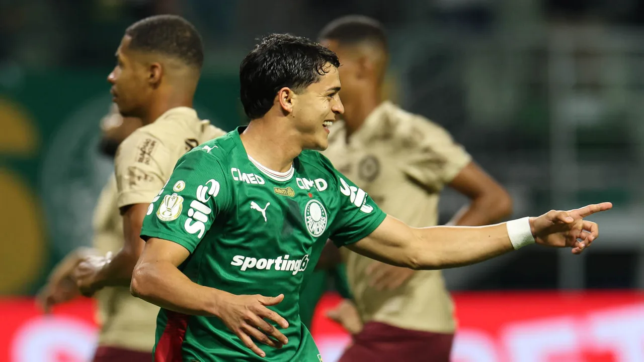Palmeiras se reapresenta de olho na Libertadores e monitora condição física de Sosa