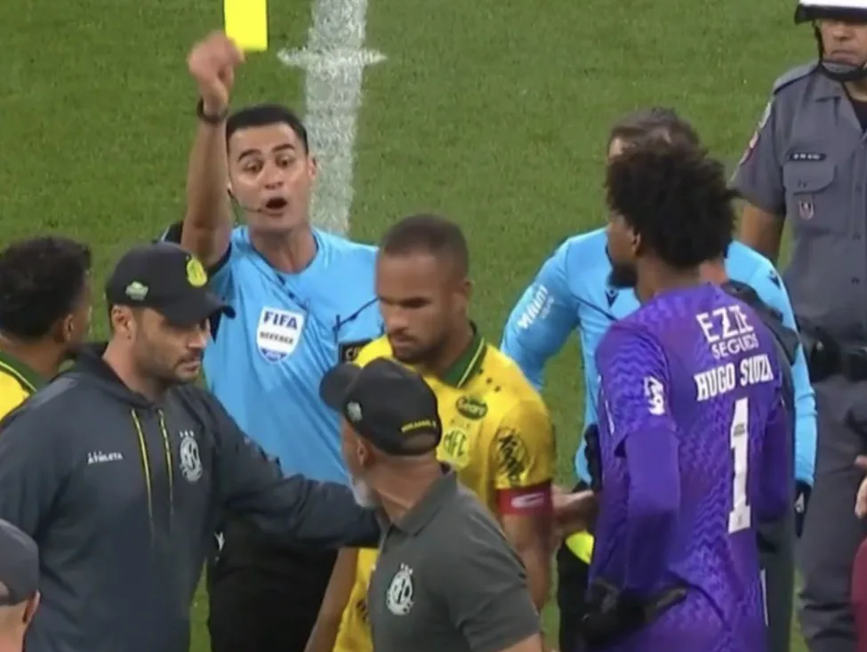 Técnico do Mirassol ironiza arbitragem contra o Corinthians: ‘Dá logo os três pontos’